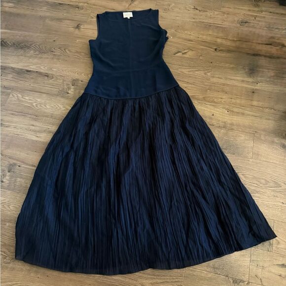 Reformation Dresses & Skirts - Reformation Cyra Midi Dress Sz 4 Navy Blue Pleated